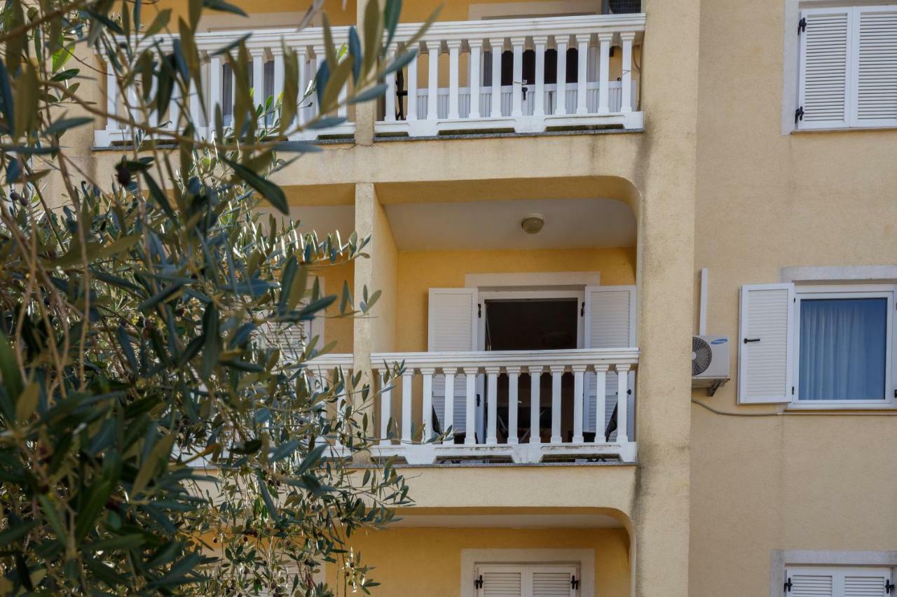 Apartment Josephine 2 Malinska Exterior photo